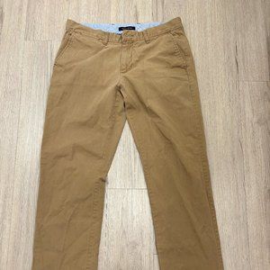 Tommy Hilfiger Men's 32x32 Khaki Pants
